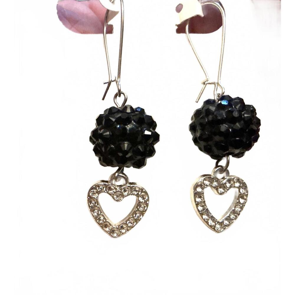 L Shimmering Sequin Top & Crystal Heart Earrings - Picture 4 of 4